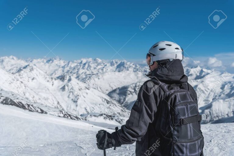 personne faisant du ski à thollon les memises
